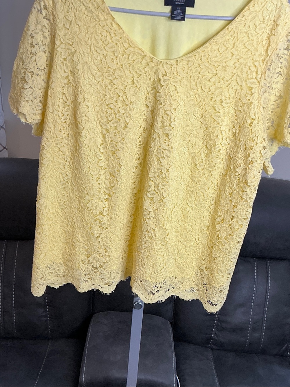 Liz Claiborne Pale Yellow Lace V-Neck Blouse